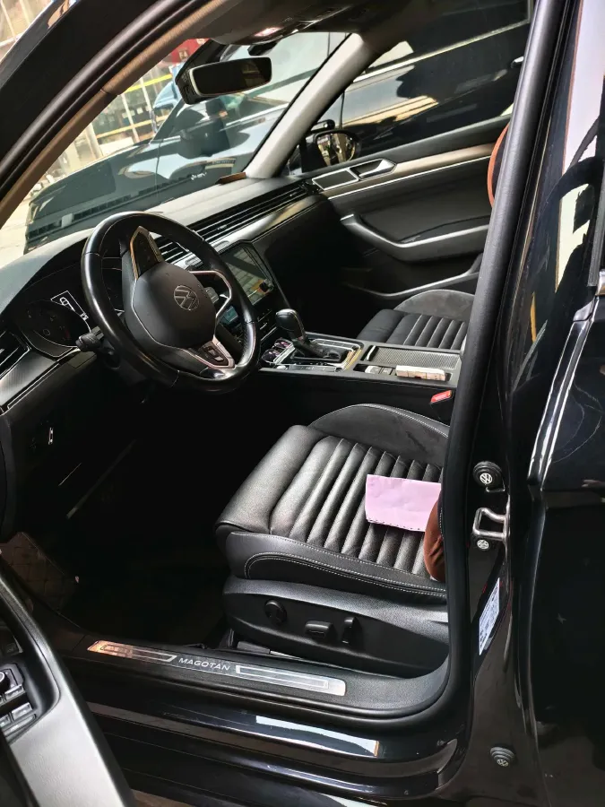 2020 Volkswagen Magotan 2.0T 186HP L4 7DCT,autocango,china used car exporter,china ev exporter,chinese used car exporter,chinese used ev exporter
