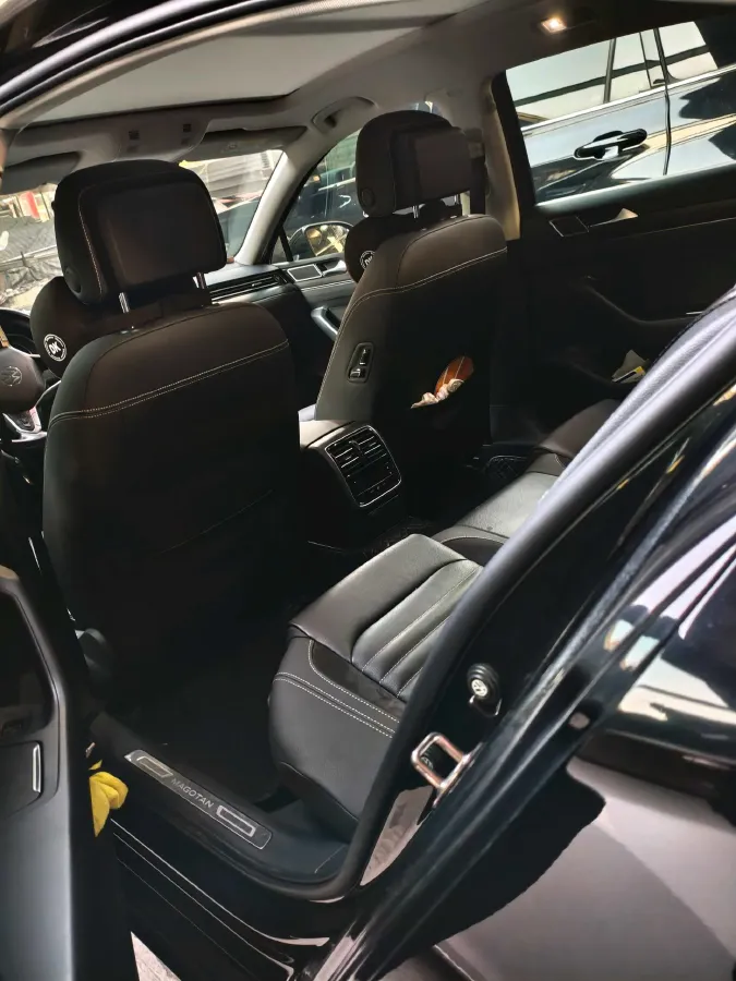 2020 Volkswagen Magotan 2.0T 186HP L4 7DCT,autocango,china used car exporter,china ev exporter,chinese used car exporter,chinese used ev exporter