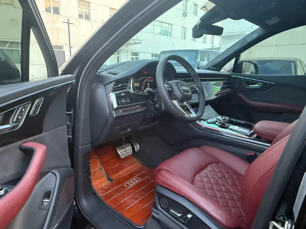 2024 Audi SQ7 4.0T 507HP V8 8AT,autocango,china used car exporter,china ev exporter,chinese used car exporter,chinese used ev exporter