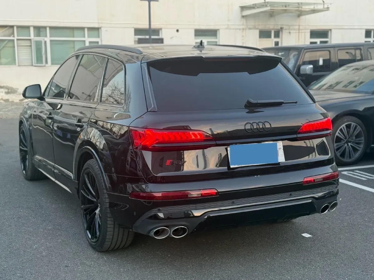 2024 Audi SQ7 4.0T 507HP V8 8AT,autocango,china used car exporter,china ev exporter,chinese used car exporter,chinese used ev exporter