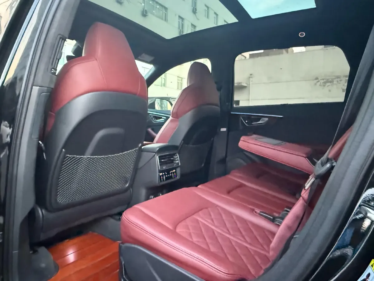 2024 Audi SQ7 4.0T 507HP V8 8AT,autocango,china used car exporter,china ev exporter,chinese used car exporter,chinese used ev exporter