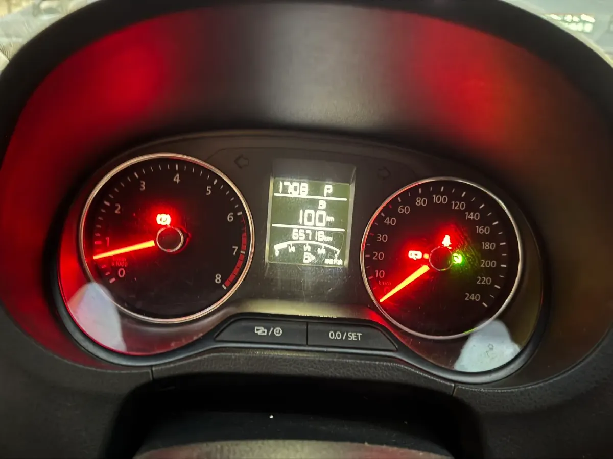 2016 Volkswagen Polo 1.6L 110HP L4 6AT,autocango,china used car exporter,china ev exporter,chinese used car exporter,chinese used ev exporter