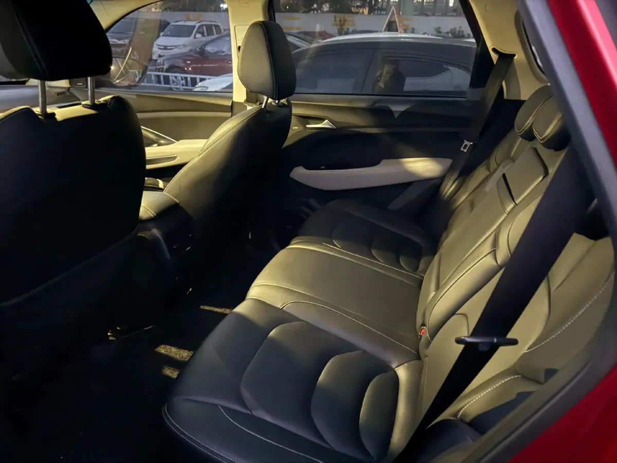 2018 BaoJun 530 1.5T 150HP L4 6DCT,autocango,china used car exporter,china ev exporter,chinese used car exporter,chinese used ev exporter