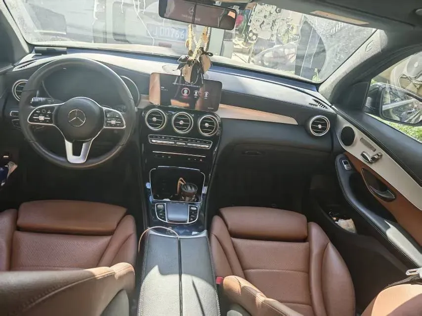 2021 Mercedes-Benz GLC Class 2.0T 197HP L4 9AT,autocango,china used car exporter,china ev exporter,chinese used car exporter,chinese used ev exporter