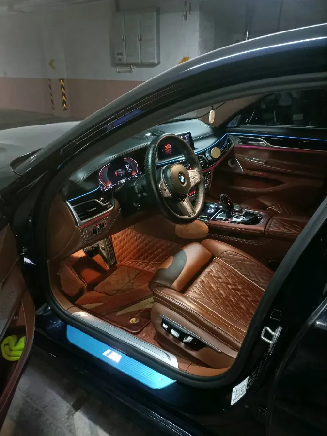 2019 BMW 7 Series 3.0T 340HP L6 8AT,autocango,china used car exporter,china ev exporter,chinese used car exporter,chinese used ev exporter