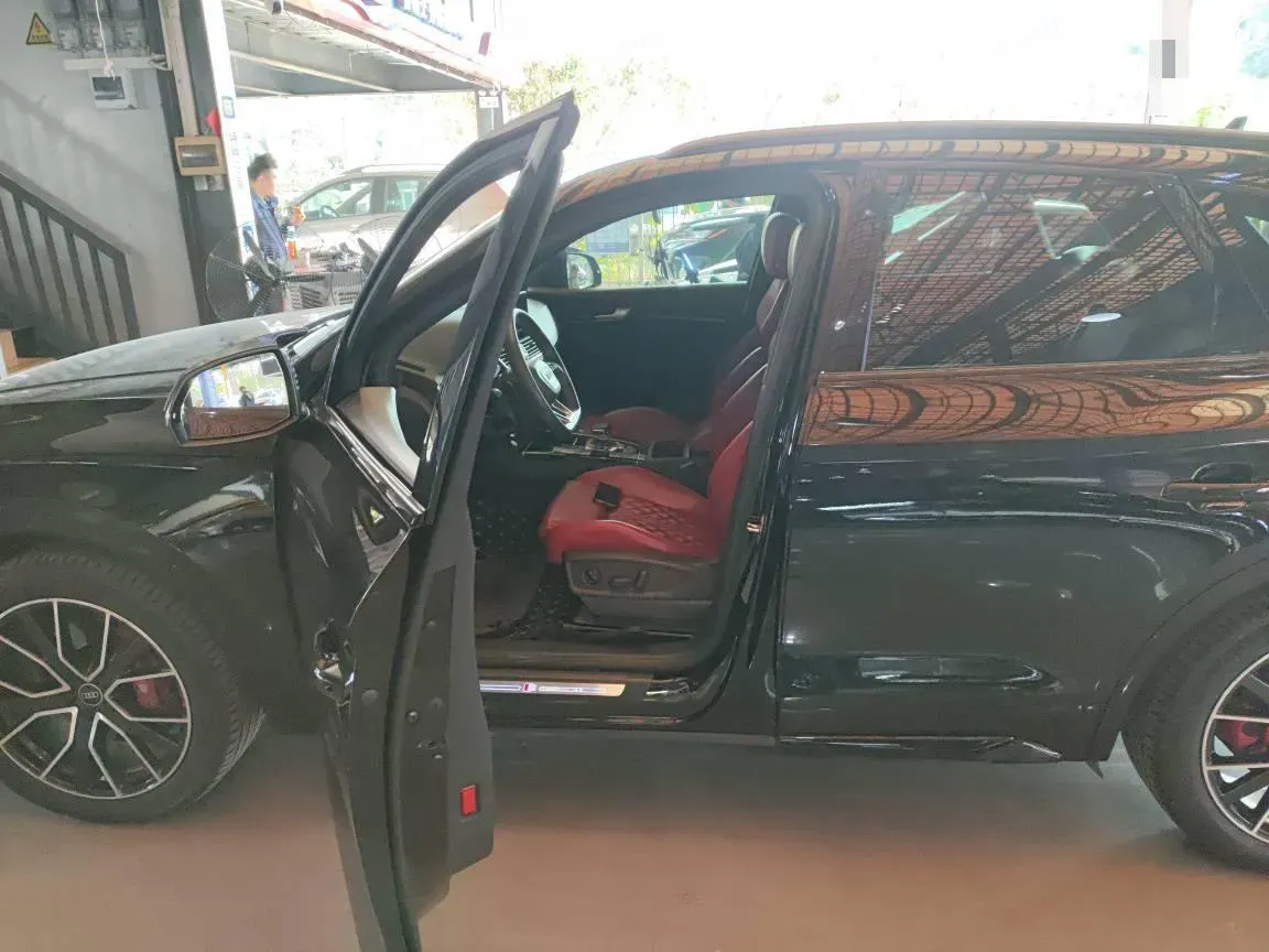 2021 Audi SQ5 3.0T 354HP V6 8AT,autocango,china used car exporter,china ev exporter,chinese used car exporter,chinese used ev exporter