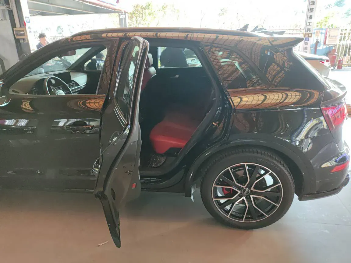 2021 Audi SQ5 3.0T 354HP V6 8AT,autocango,china used car exporter,china ev exporter,chinese used car exporter,chinese used ev exporter