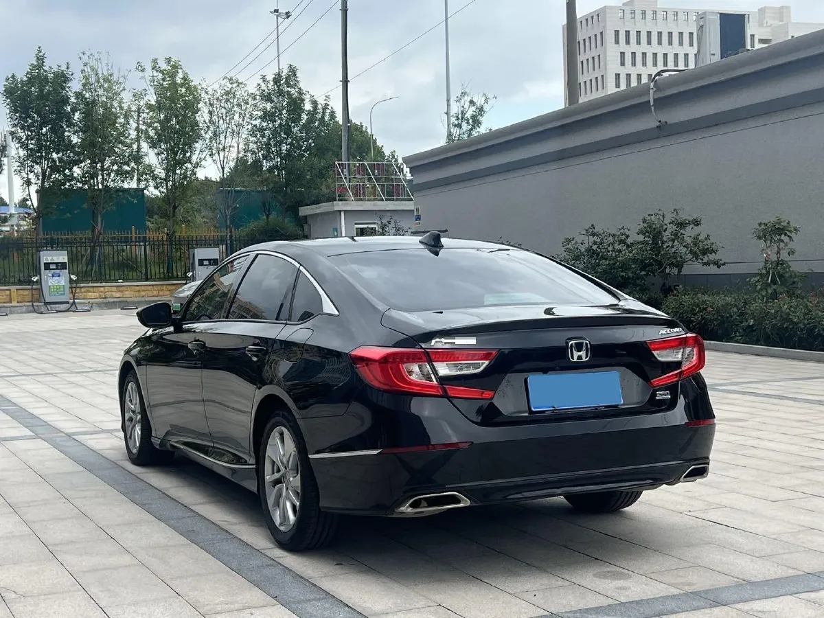 2022 Honda Accord 1.5T 194HP L4 CVT,autocango,china used car exporter,china ev exporter,chinese used car exporter,chinese used ev exporter