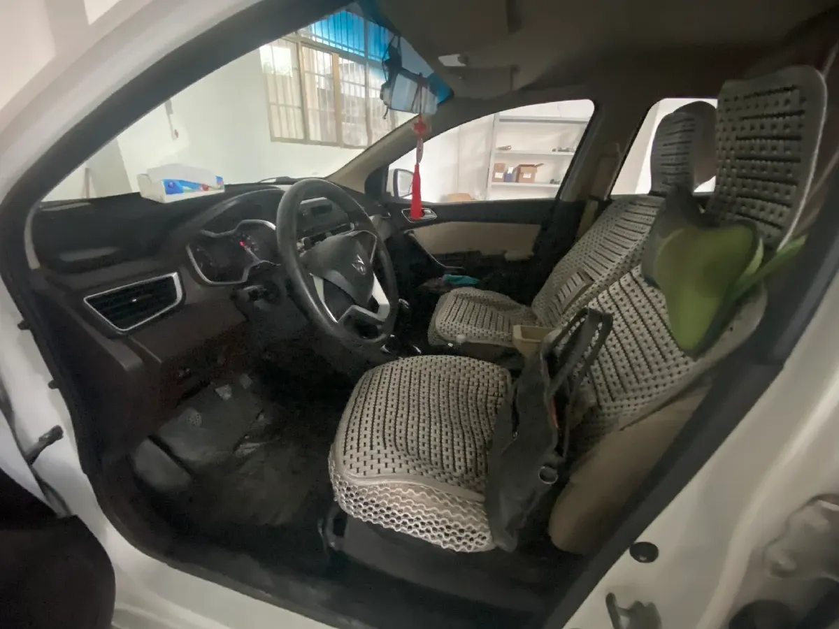 2017 BaoJun 310W 1.5L 112HP L4 6MT,autocango,china used car exporter,china ev exporter,chinese used car exporter,chinese used ev exporter