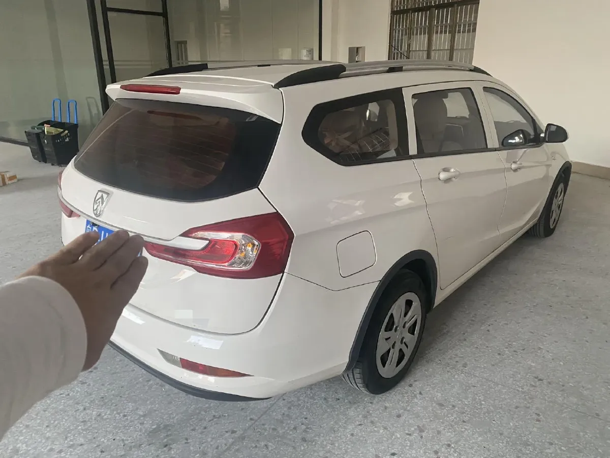 2017 BaoJun 310W 1.5L 112HP L4 6MT,autocango,china used car exporter,china ev exporter,chinese used car exporter,chinese used ev exporter