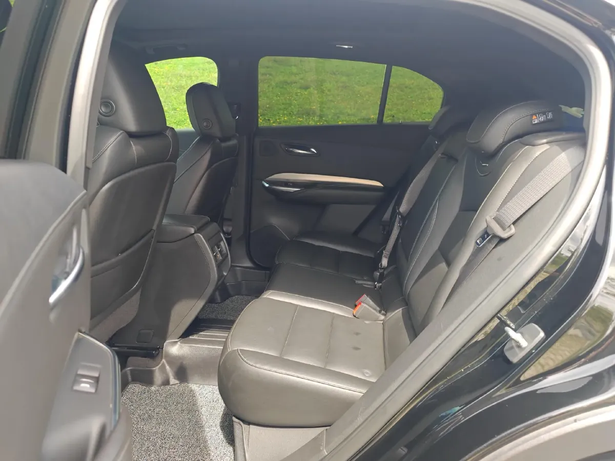 2022 Cadillac XT4 2.0T 237HP L4 9AT,autocango,china used car exporter,china ev exporter,chinese used car exporter,chinese used ev exporter