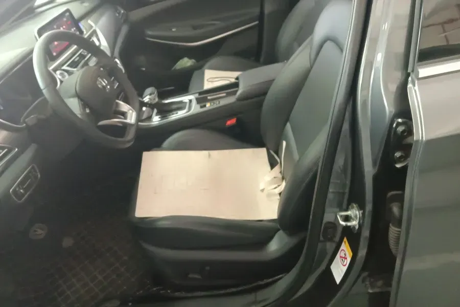 2021 ChangAn Raeton CC 1.5T 180HP L4 7DCT,autocango,china used car exporter,china ev exporter,chinese used car exporter,chinese used ev exporter