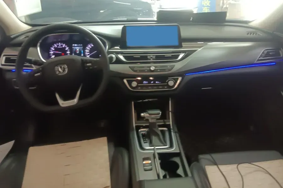 2021 ChangAn Raeton CC 1.5T 180HP L4 7DCT,autocango,china used car exporter,china ev exporter,chinese used car exporter,chinese used ev exporter