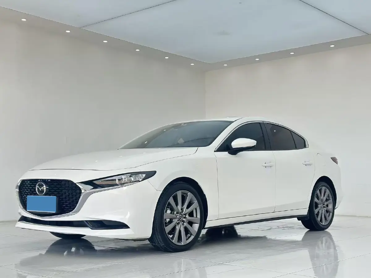 2022 Mazda 3 Axela 2.0L 158HP L4 6AT