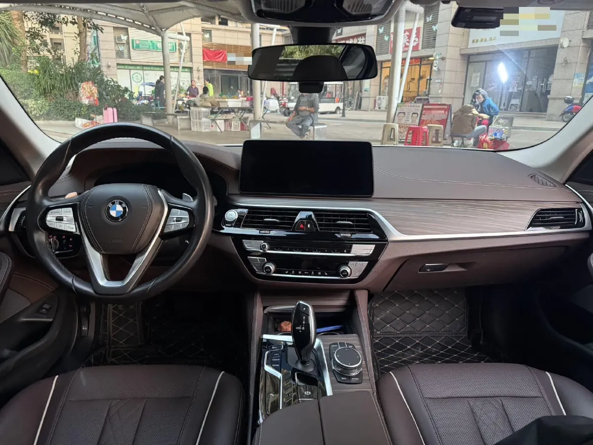 2021 BMW 5 Series 2.0T 252HP L4 8AT,autocango,china used car exporter,china ev exporter,chinese used car exporter,chinese used ev exporter