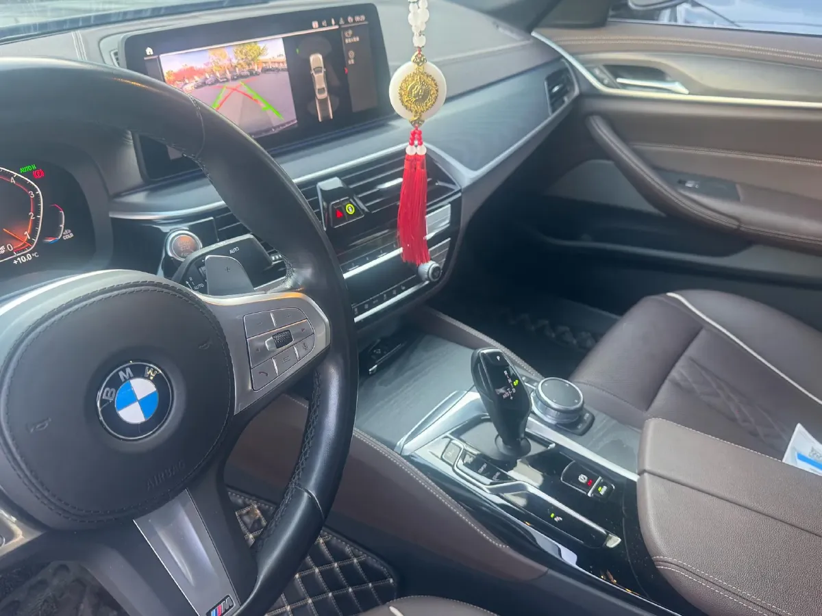 2022 BMW 5 Series 2.0T 252HP L4 8AT,autocango,china used car exporter,china ev exporter,chinese used car exporter,chinese used ev exporter