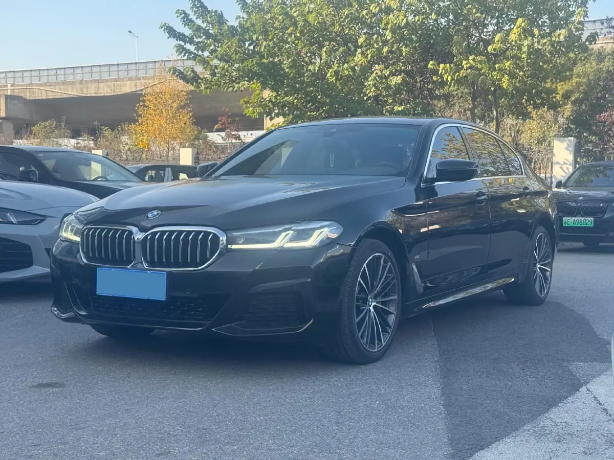 2022 BMW 5 Series 2.0T 252HP L4 8AT