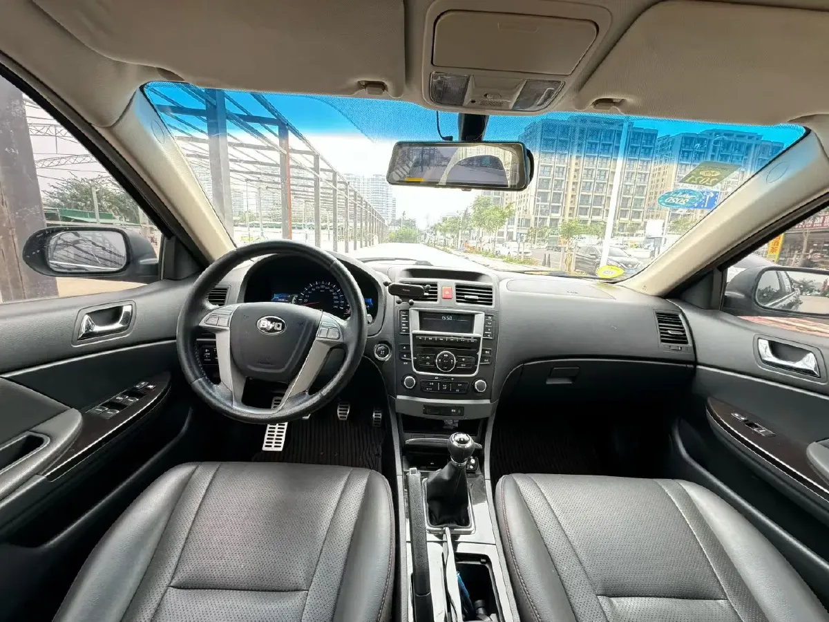 2013 BYD G6 2.0L 140HP L4 5MT,autocango,china used car exporter,china ev exporter,chinese used car exporter,chinese used ev exporter