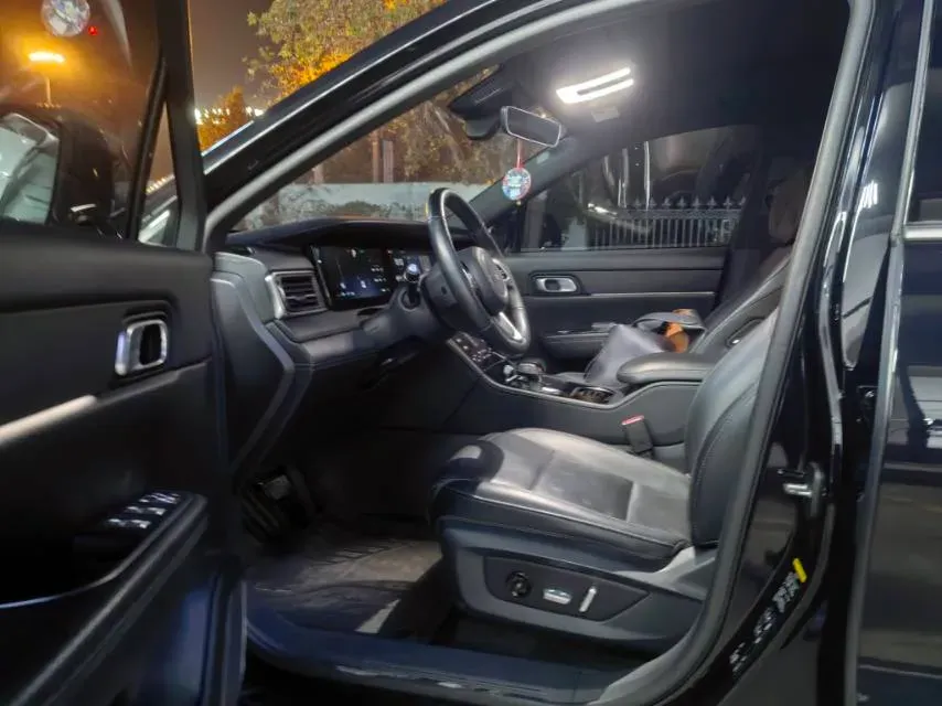 2021 Li ONE Range Extended 131HP REEV 40.5KWH,autocango,china used car exporter,china ev exporter,chinese used car exporter,chinese used ev exporter