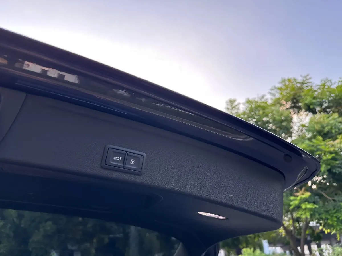 2021 Audi A4 2.0T 252HP L4 7DCT,autocango,china used car exporter,china ev exporter,chinese used car exporter,chinese used ev exporter