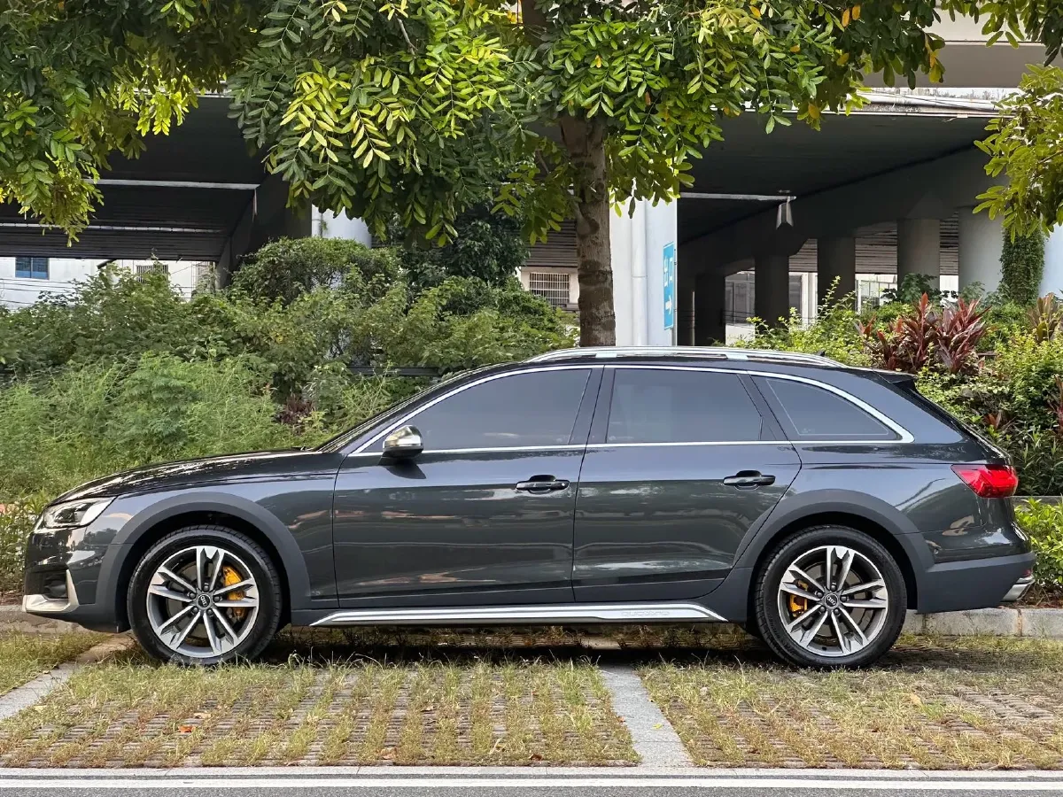 2021 Audi A4 2.0T 252HP L4 7DCT,autocango,china used car exporter,china ev exporter,chinese used car exporter,chinese used ev exporter