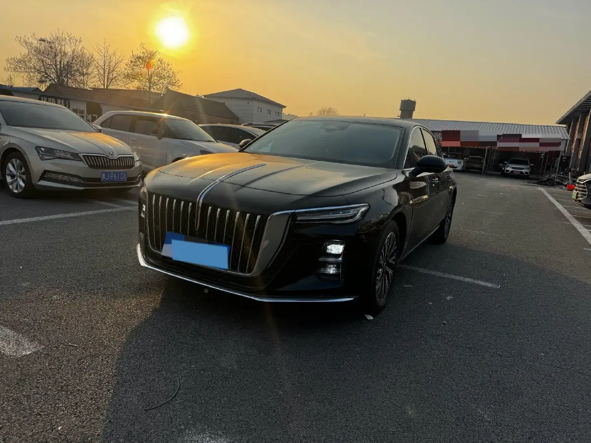 2025 HongQi H5 2.0T 224HP L4 8AT
