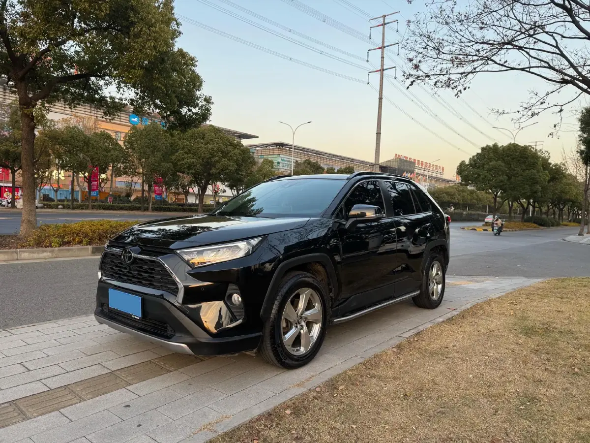 2020 Toyota RAV4 2.0L 171HP L4 CVT