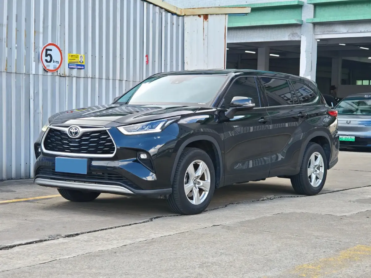 2024 Toyota Highlander 2.5L 189HP L4 E-CVT Hybrid
