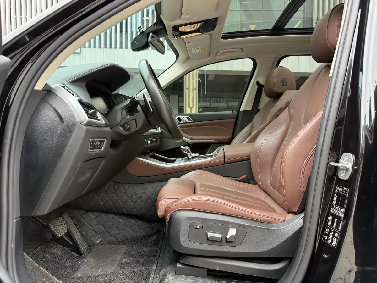 2020 BMW X5 3.0T 340HP L6 8AT,autocango,china used car exporter,china ev exporter,chinese used car exporter,chinese used ev exporter