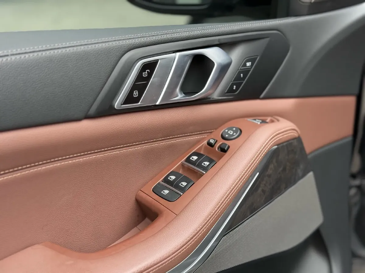 2020 BMW X5 3.0T 340HP L6 8AT,autocango,china used car exporter,china ev exporter,chinese used car exporter,chinese used ev exporter