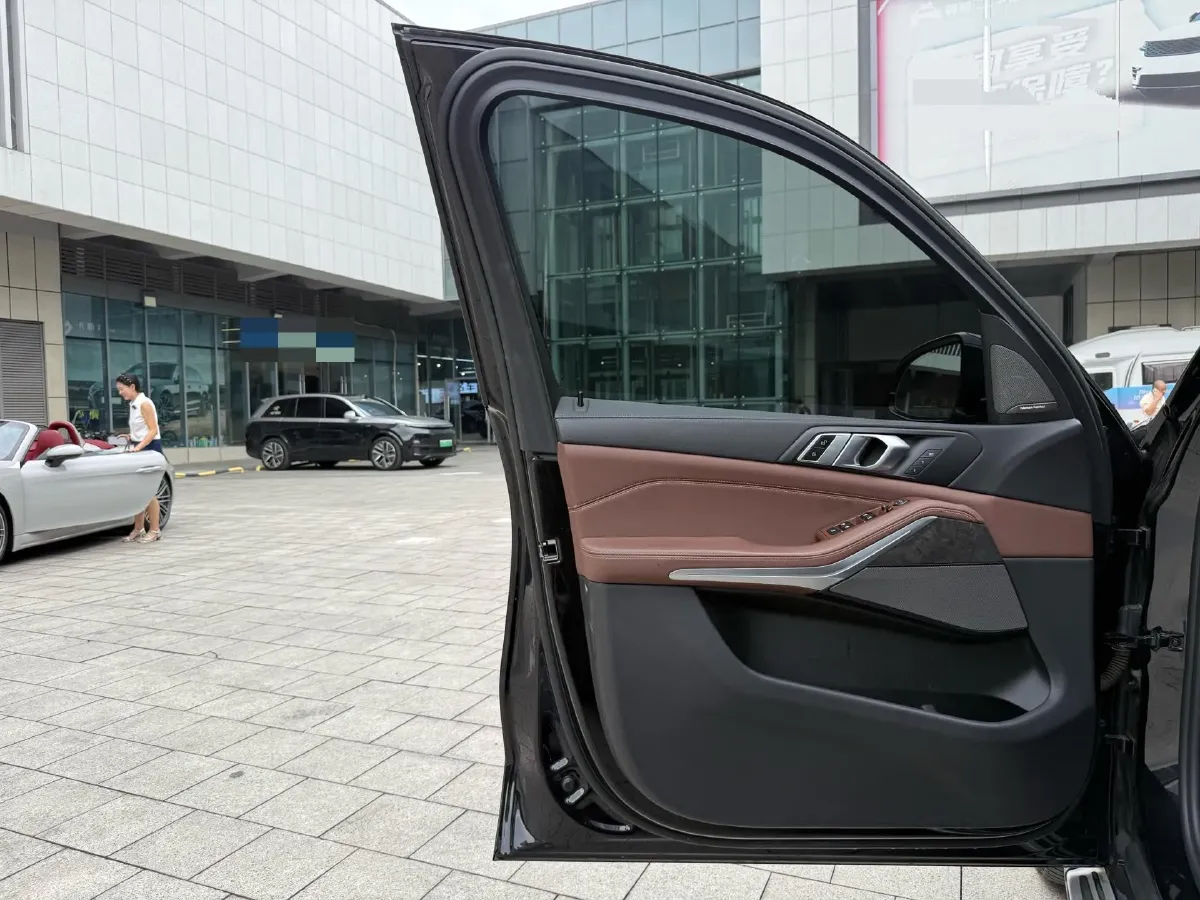 2020 BMW X5 3.0T 340HP L6 8AT,autocango,china used car exporter,china ev exporter,chinese used car exporter,chinese used ev exporter