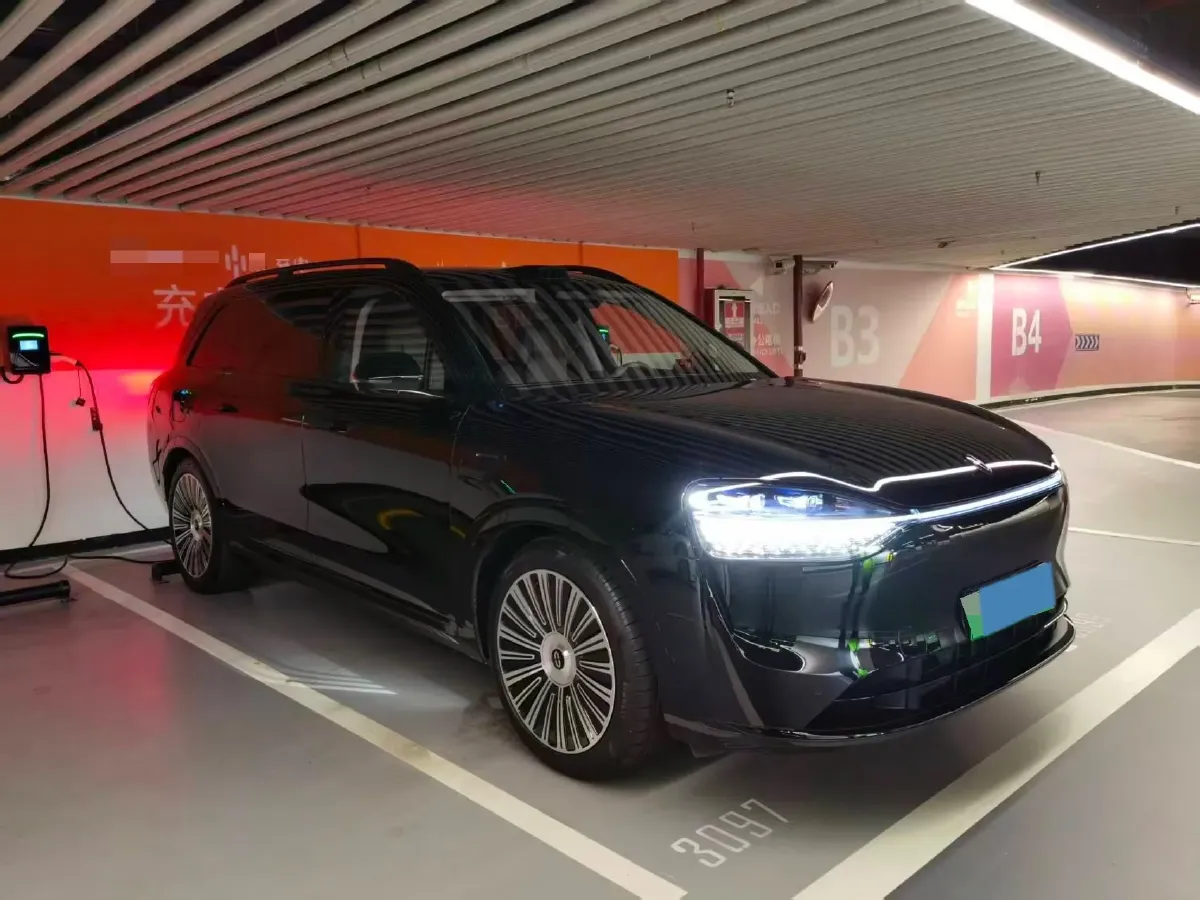 2025 AITO AITO M9 REEV 160HP REEV 52KWH,autocango,china used car exporter,china ev exporter,chinese used car exporter,chinese used ev exporter