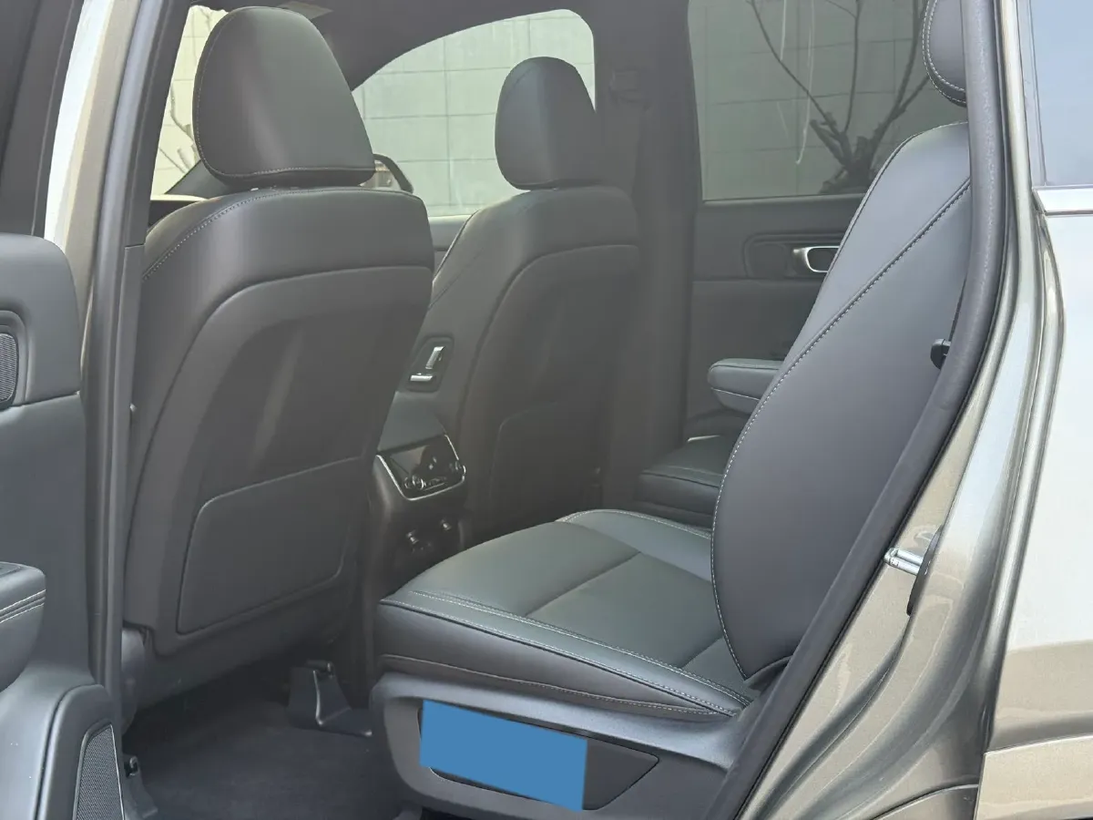 2021 Li ONE Range Extended 131HP REEV 40.5KWH,autocango,china used car exporter,china ev exporter,chinese used car exporter,chinese used ev exporter