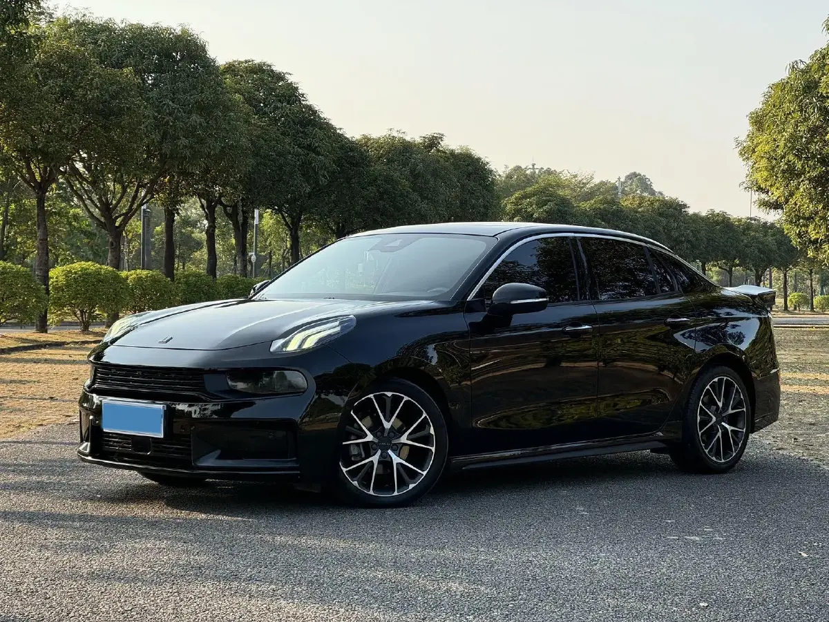 2019 LYNK&CO 03 2.0T 190HP L4 6AT