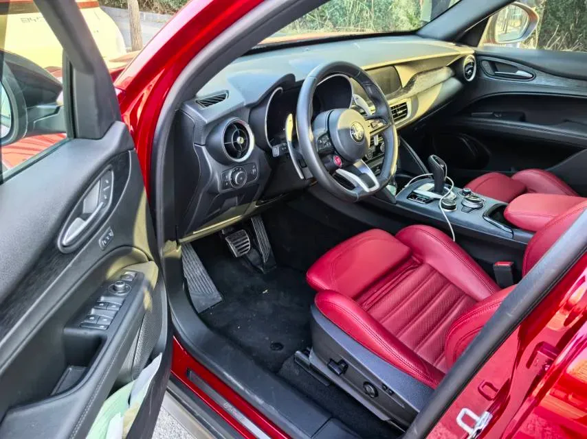 2023 Land Rover Discovery Sport 1.5T 200HP L3 8AT PHEV 15.5KWH,autocango,china used car exporter,china ev exporter,chinese used car exporter,chinese used ev exporter