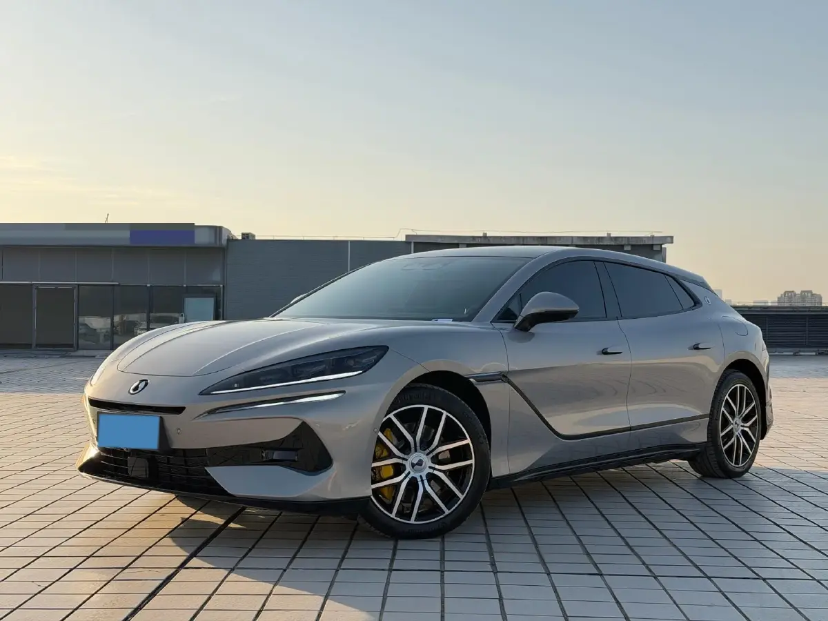 2024 Denza DenzaZ9GT 2.0T 207HP L4 E-CVT PHEV 38.5KWH