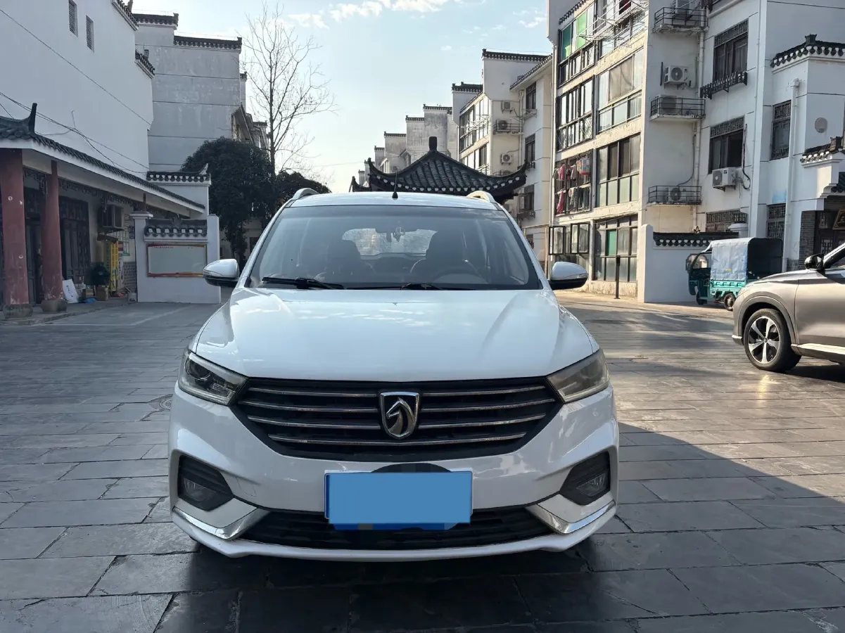 2018 BaoJun 360 1.5L 112HP L4 6MT,autocango,china used car exporter,china ev exporter,chinese used car exporter,chinese used ev exporter