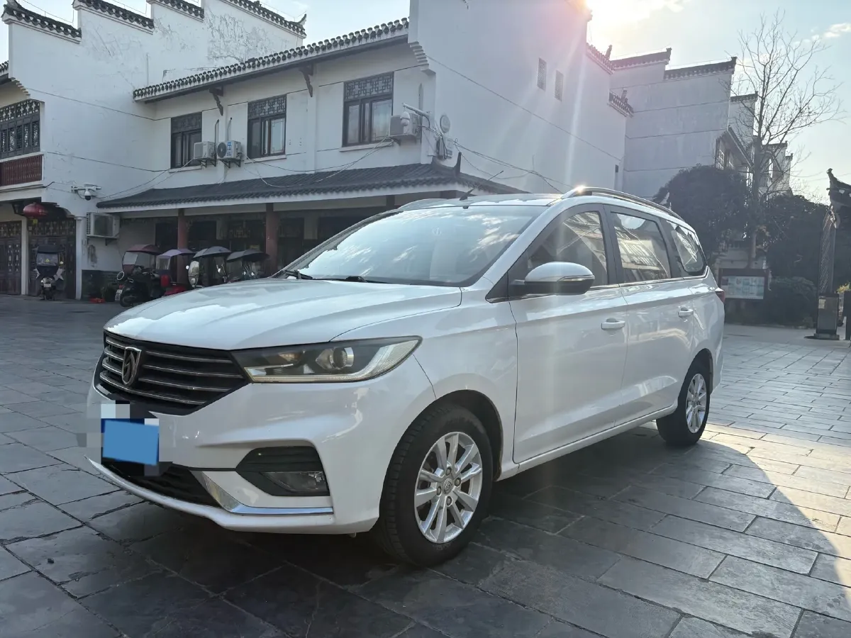 2018 BaoJun 360 1.5L 112HP L4 6MT,autocango,china used car exporter,china ev exporter,chinese used car exporter,chinese used ev exporter