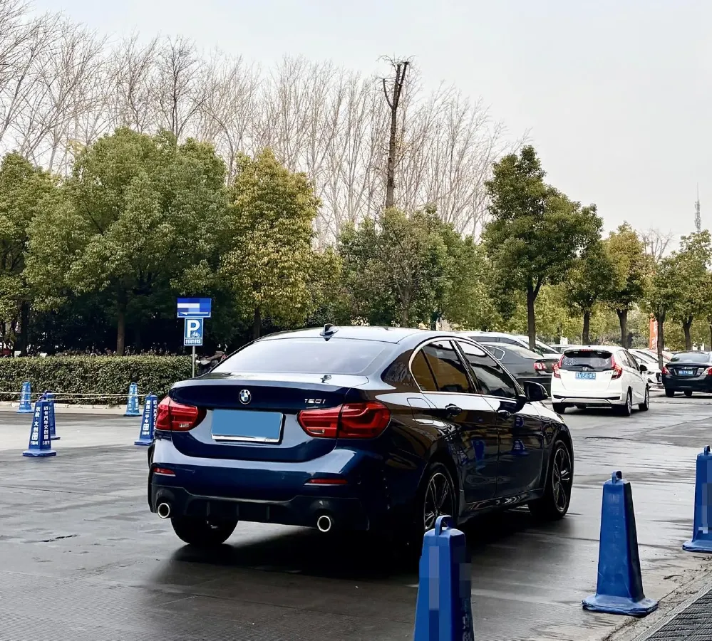 2022 BMW 1 Series 1.5T 140HP L3 7DCT,autocango,china used car exporter,china ev exporter,chinese used car exporter,chinese used ev exporter