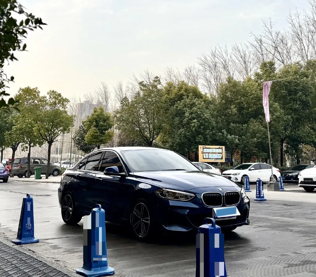 2022 BMW 1 Series 1.5T 140HP L3 7DCT,autocango,china used car exporter,china ev exporter,chinese used car exporter,chinese used ev exporter