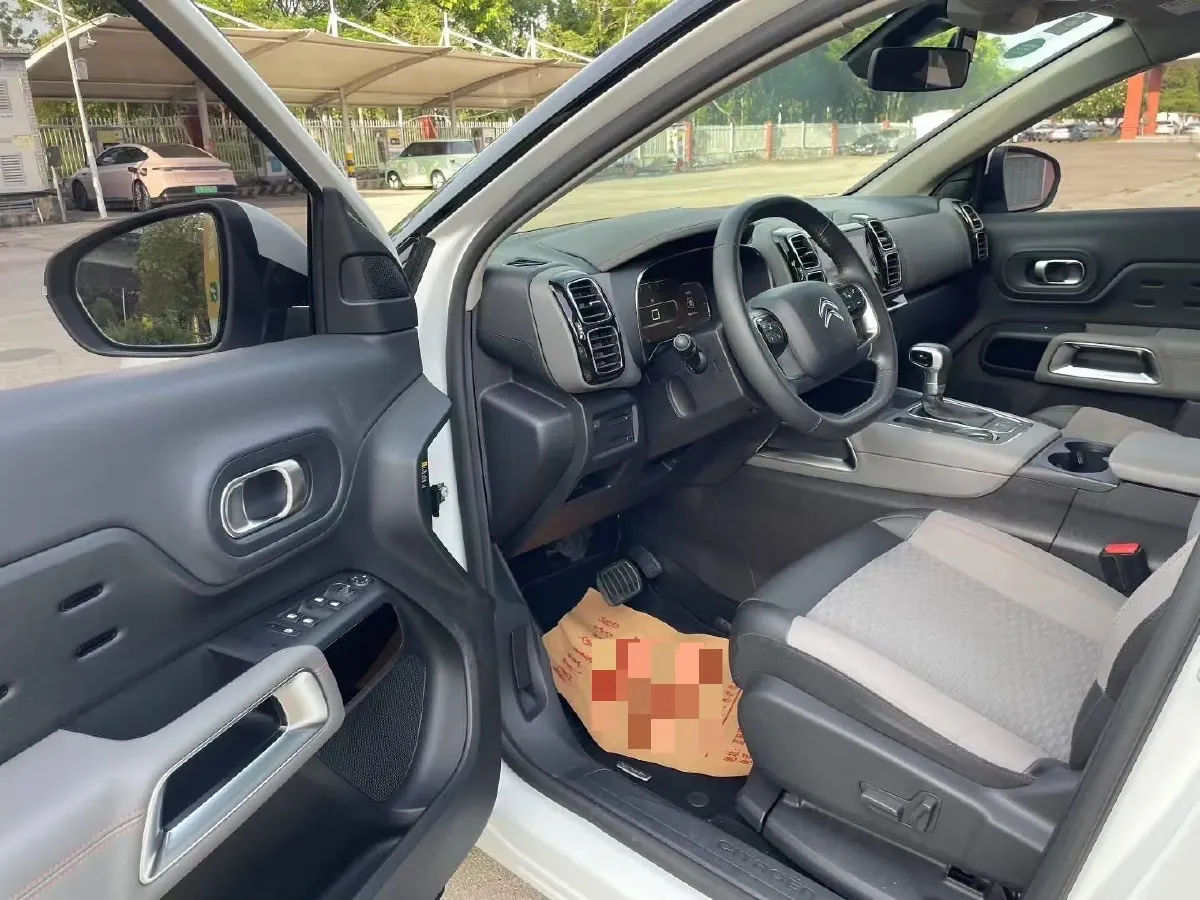 2017 Citroen C5 Aircross 1.6T 167HP L4 6AT,autocango,china used car exporter,china ev exporter,chinese used car exporter,chinese used ev exporter