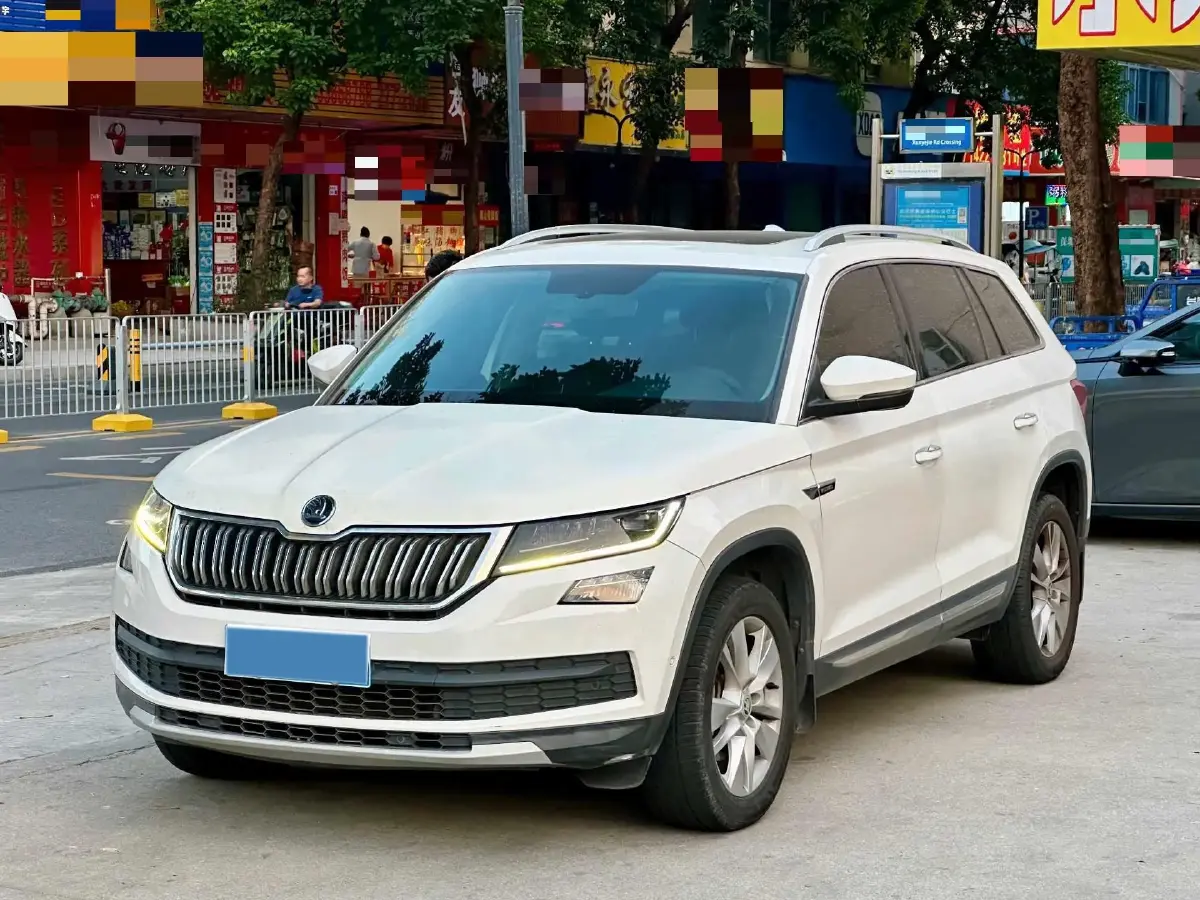 2019 Skoda Superb 2.0T 220HP L4 7DCT