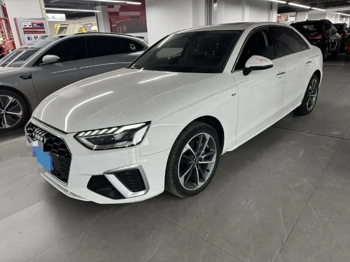 2023 Audi A4L 2.0T 190HP L4 7DCT