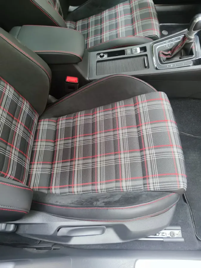 2018 Volkswagen GolfGTI 2.0T 220HP L4 7DCT,autocango,china used car exporter,china ev exporter,chinese used car exporter,chinese used ev exporter