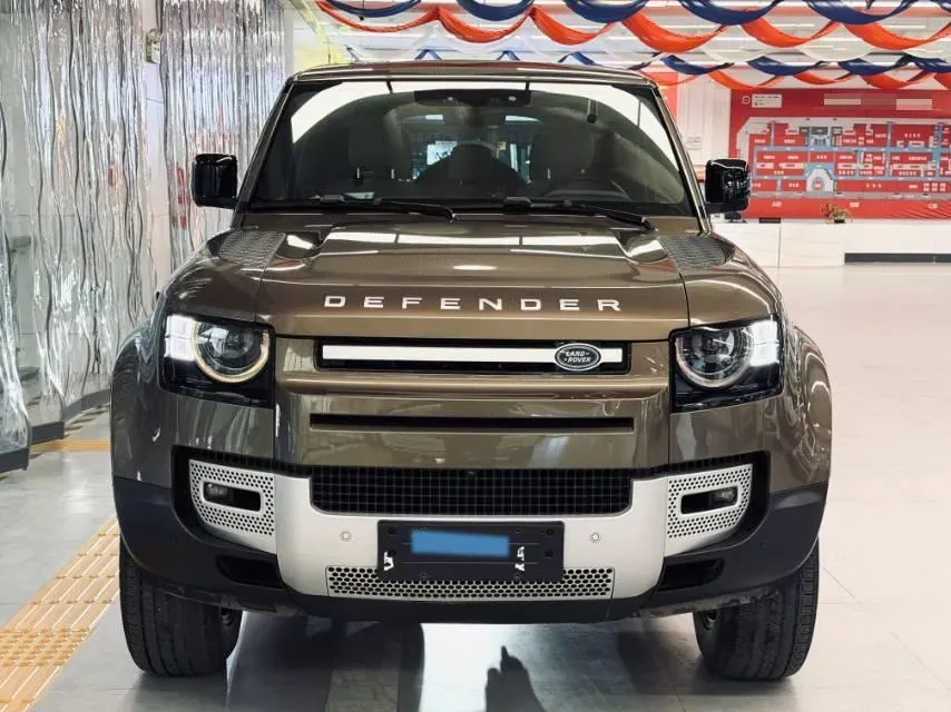 2020 Land Rover Defender 3.0T 400HP L6 8AT,autocango,china used car exporter,china ev exporter,chinese used car exporter,chinese used ev exporter