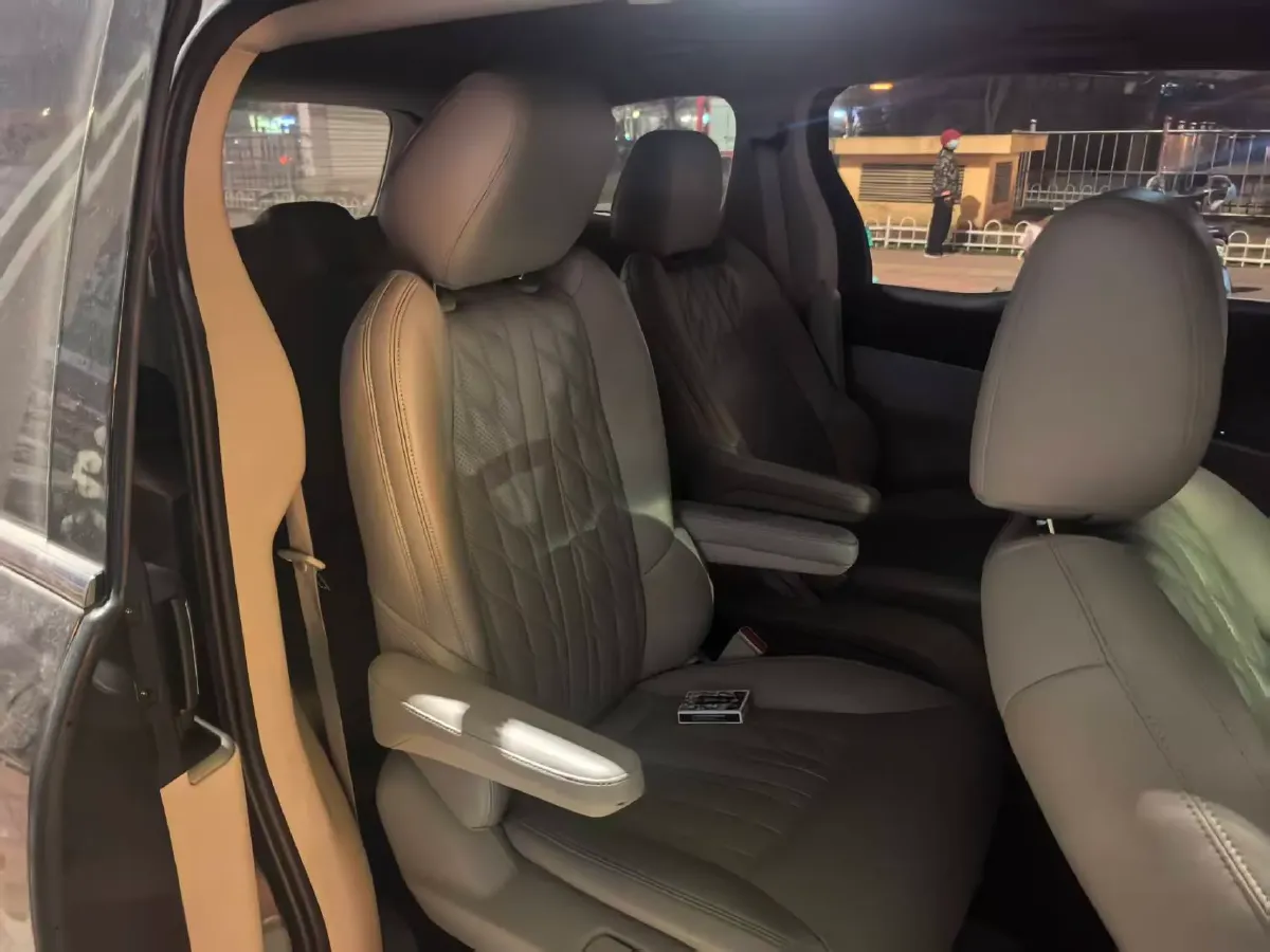 2023 Buick GL8 2.0T 237HP L4 9AT,autocango,china used car exporter,china ev exporter,chinese used car exporter,chinese used ev exporter