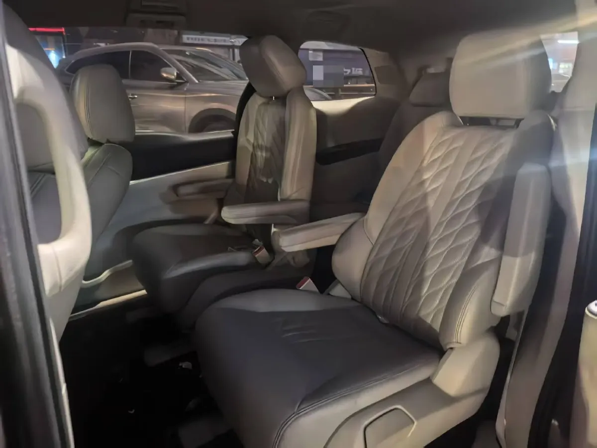 2023 Buick GL8 2.0T 237HP L4 9AT,autocango,china used car exporter,china ev exporter,chinese used car exporter,chinese used ev exporter