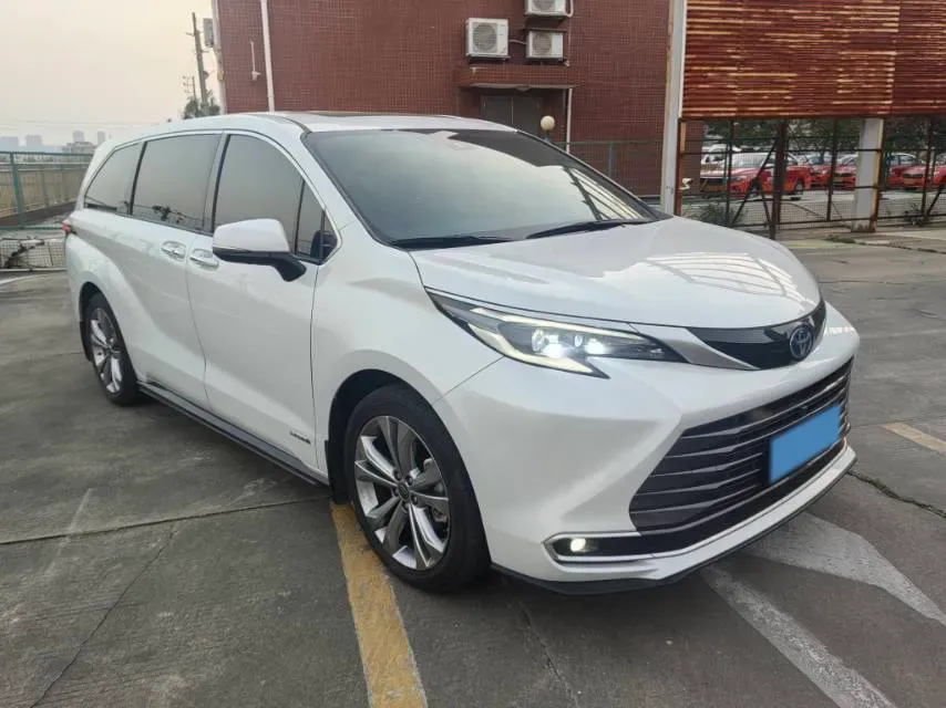 2023 Toyota Sienna 2.5L 189HP L4 E-CVT Hybrid,autocango,china used car exporter,china ev exporter,chinese used car exporter,chinese used ev exporter