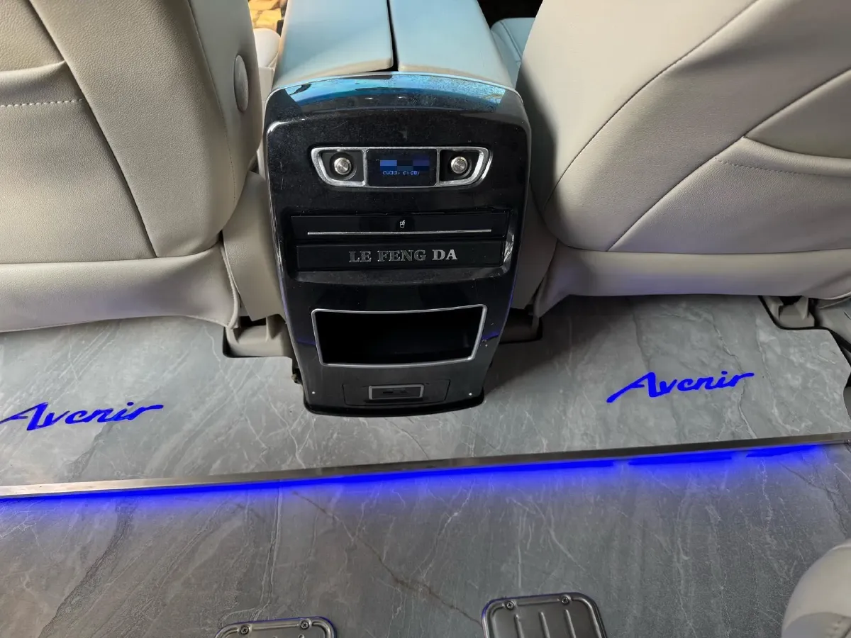 2022 Buick GL8 2.0T 237HP L4 9AT,autocango,china used car exporter,china ev exporter,chinese used car exporter,chinese used ev exporter