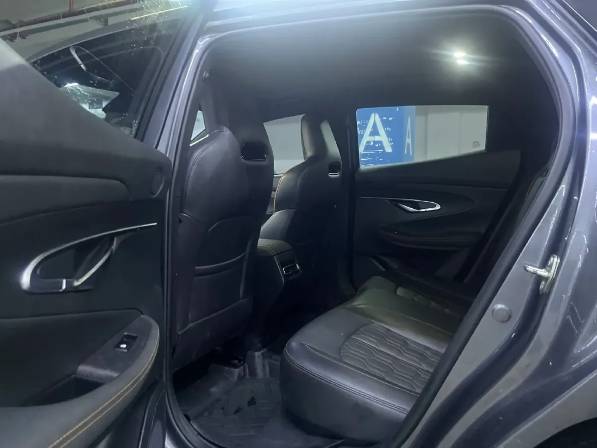 2022 ChangAn UNI-T 1.5T 188HP L4 7DCT,autocango,china used car exporter,china ev exporter,chinese used car exporter,chinese used ev exporter